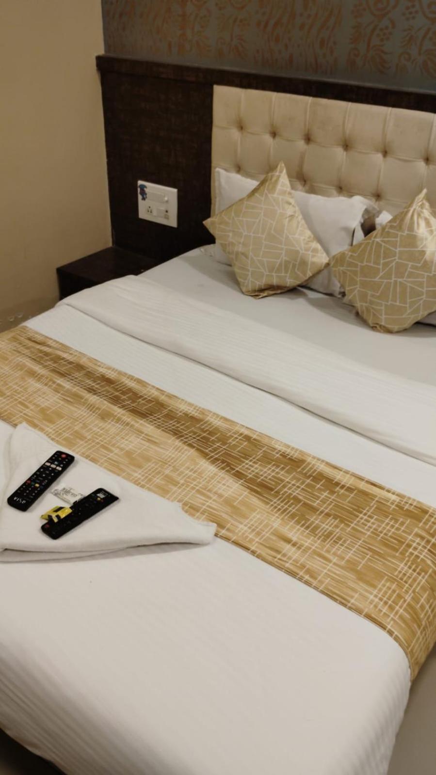 Hotel Crystal Park Near Nesco Exhibition Center Mumbai Luaran gambar