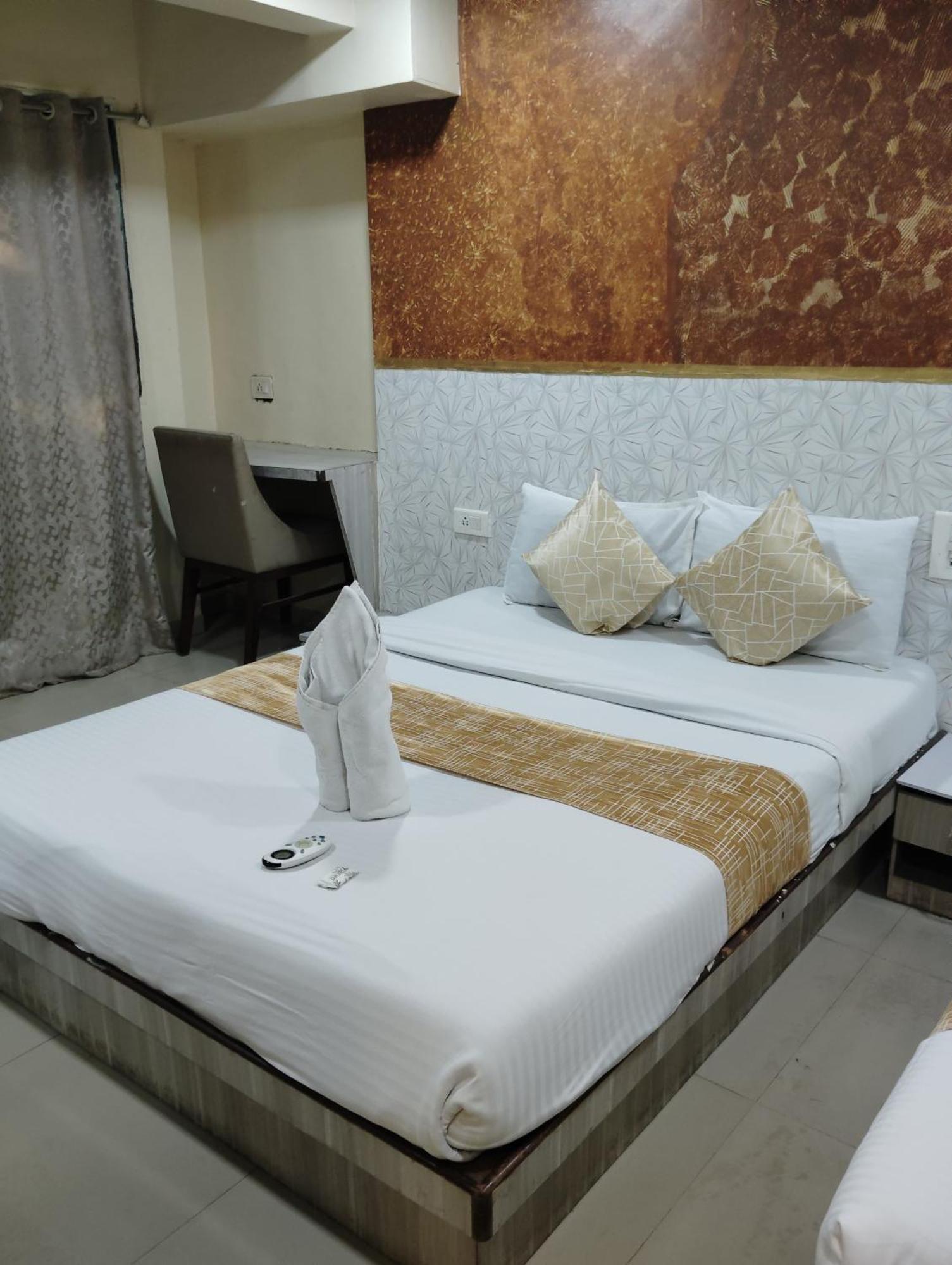 Hotel Crystal Park Near Nesco Exhibition Center Mumbai Luaran gambar