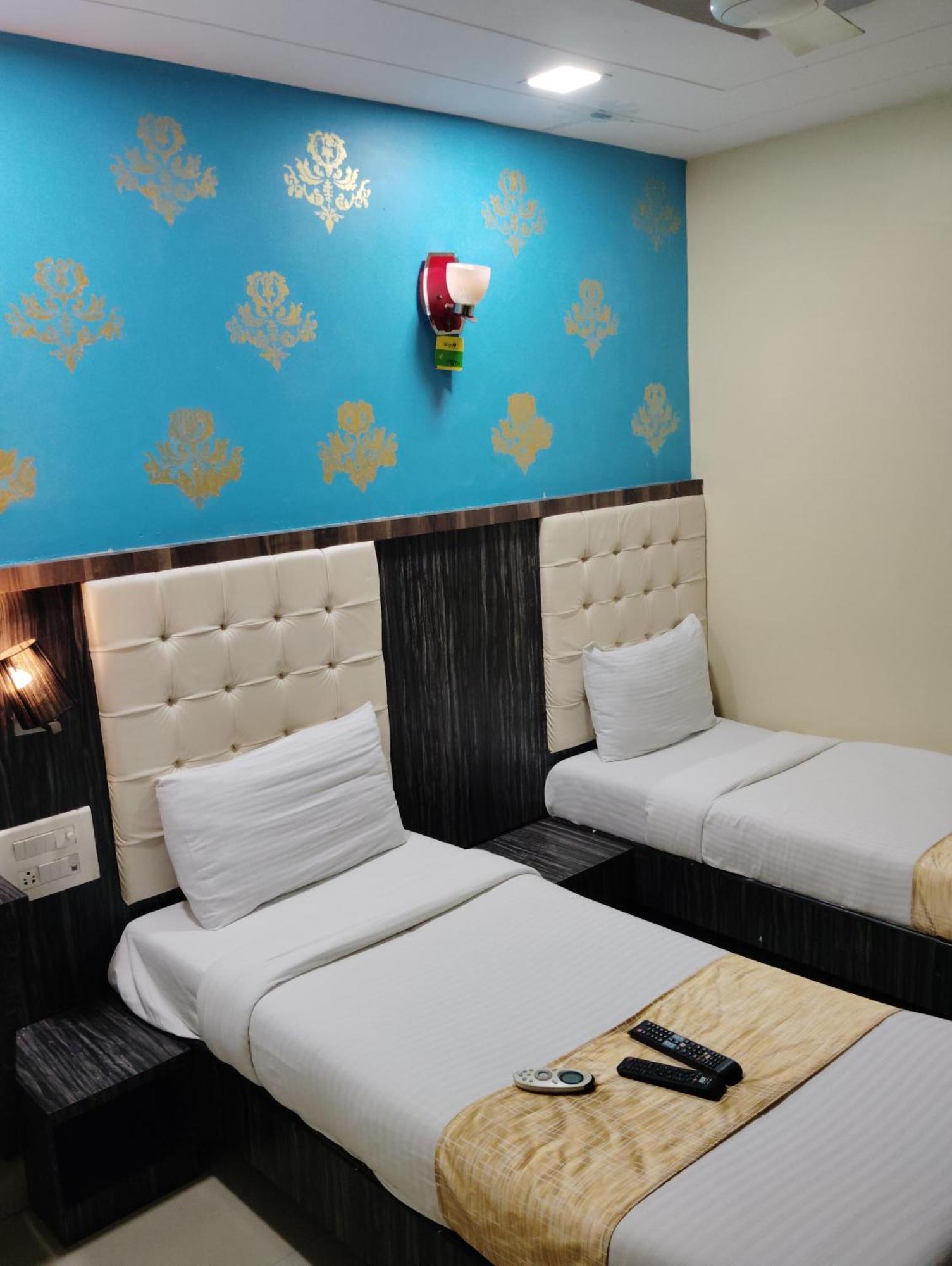 Hotel Crystal Park Near Nesco Exhibition Center Mumbai Luaran gambar