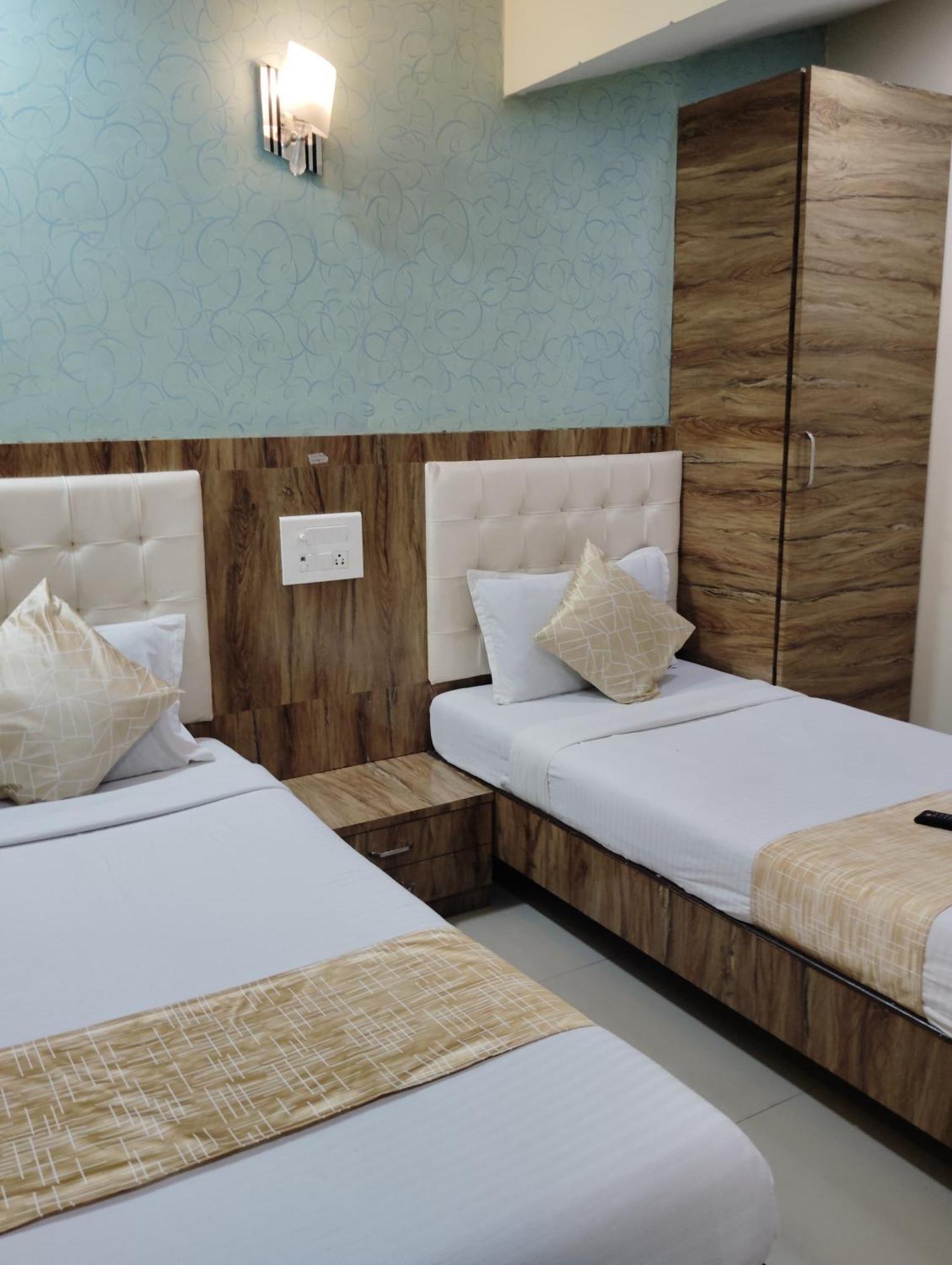 Hotel Crystal Park Near Nesco Exhibition Center Mumbai Luaran gambar