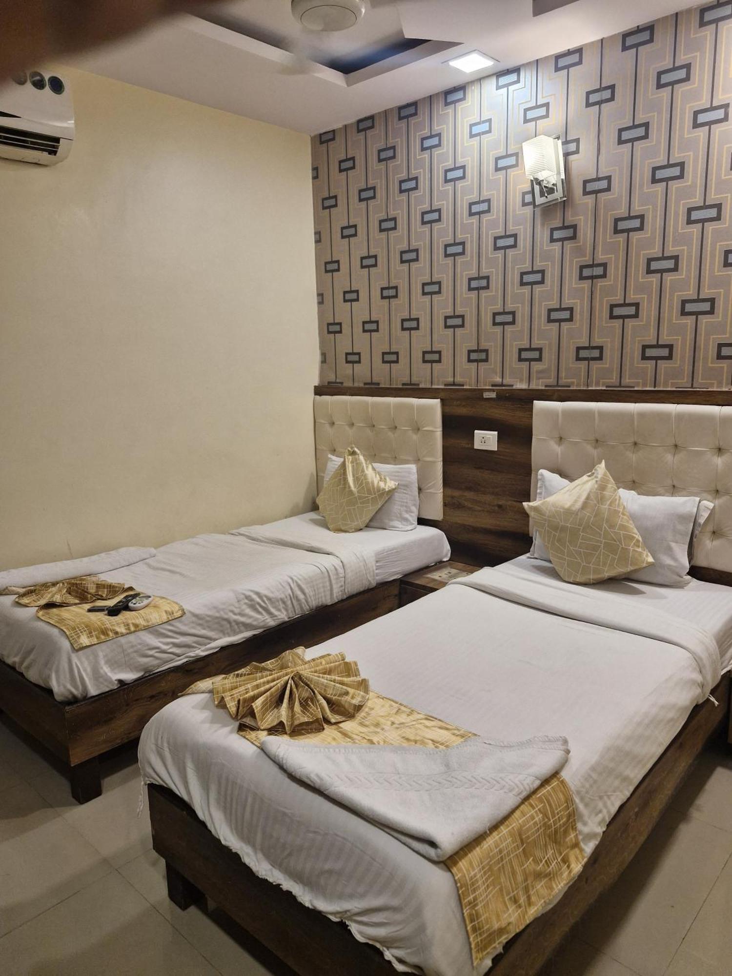 Hotel Crystal Park Near Nesco Exhibition Center Mumbai Luaran gambar