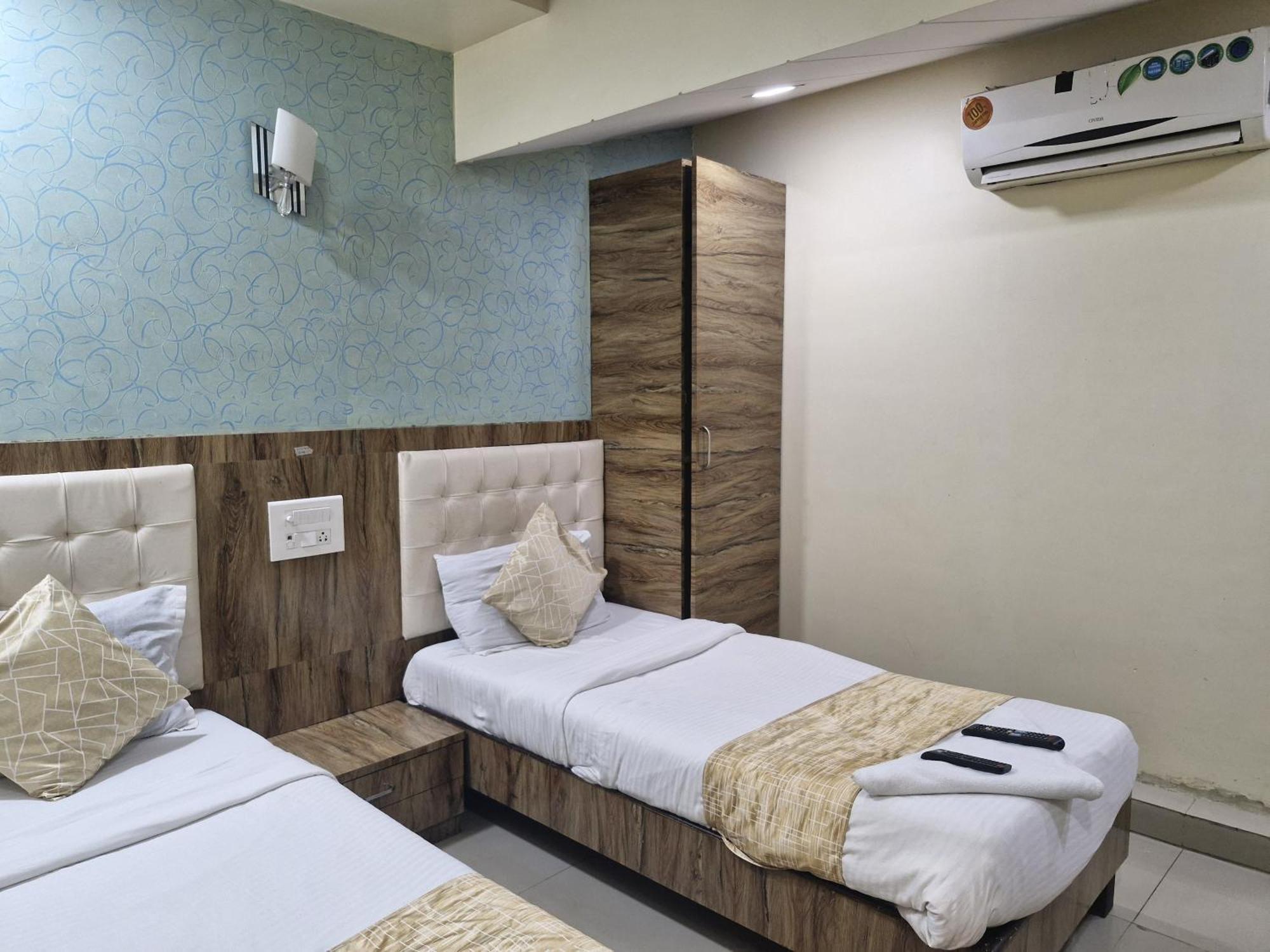Hotel Crystal Park Near Nesco Exhibition Center Mumbai Luaran gambar
