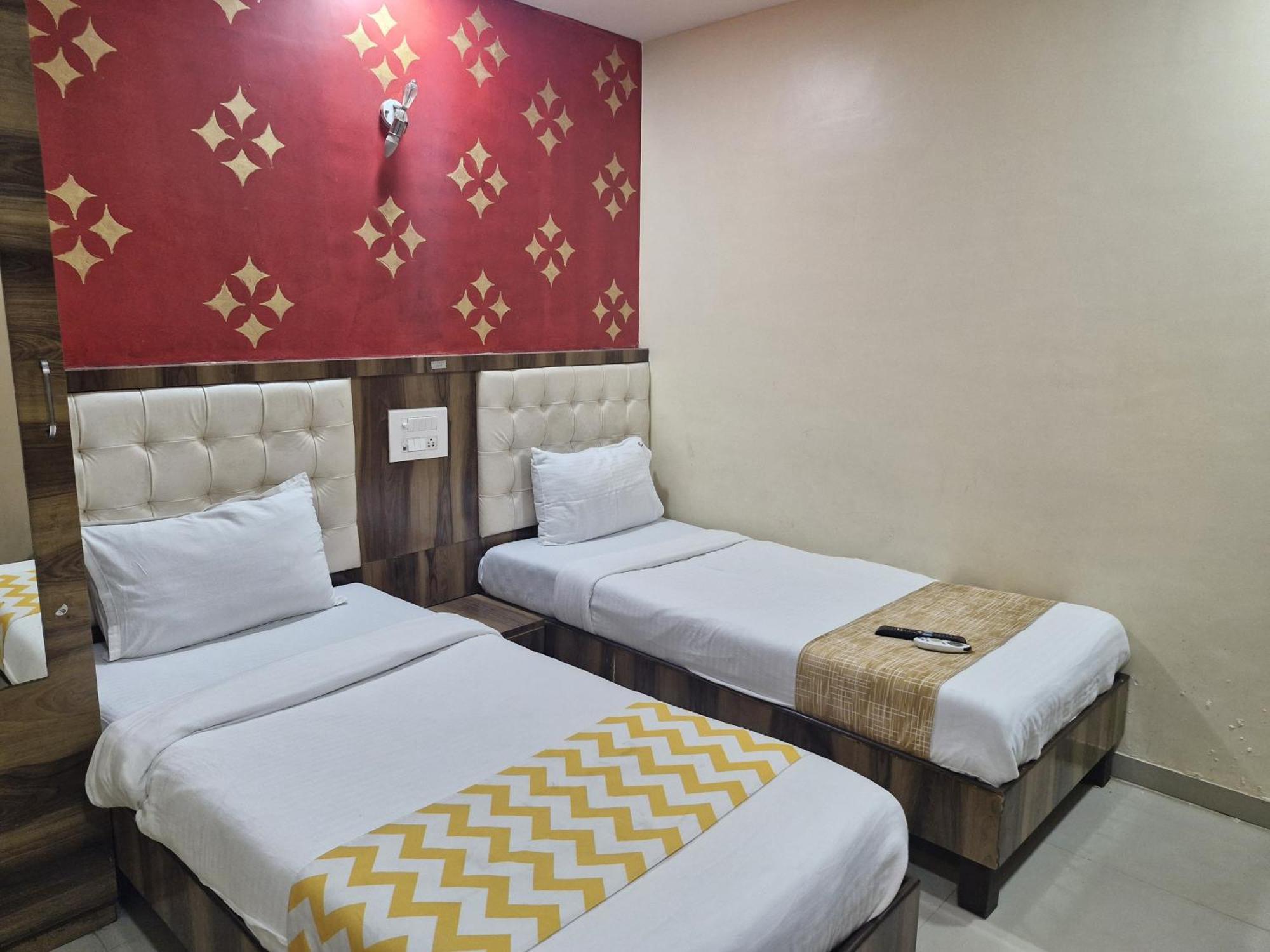 Hotel Crystal Park Near Nesco Exhibition Center Mumbai Luaran gambar