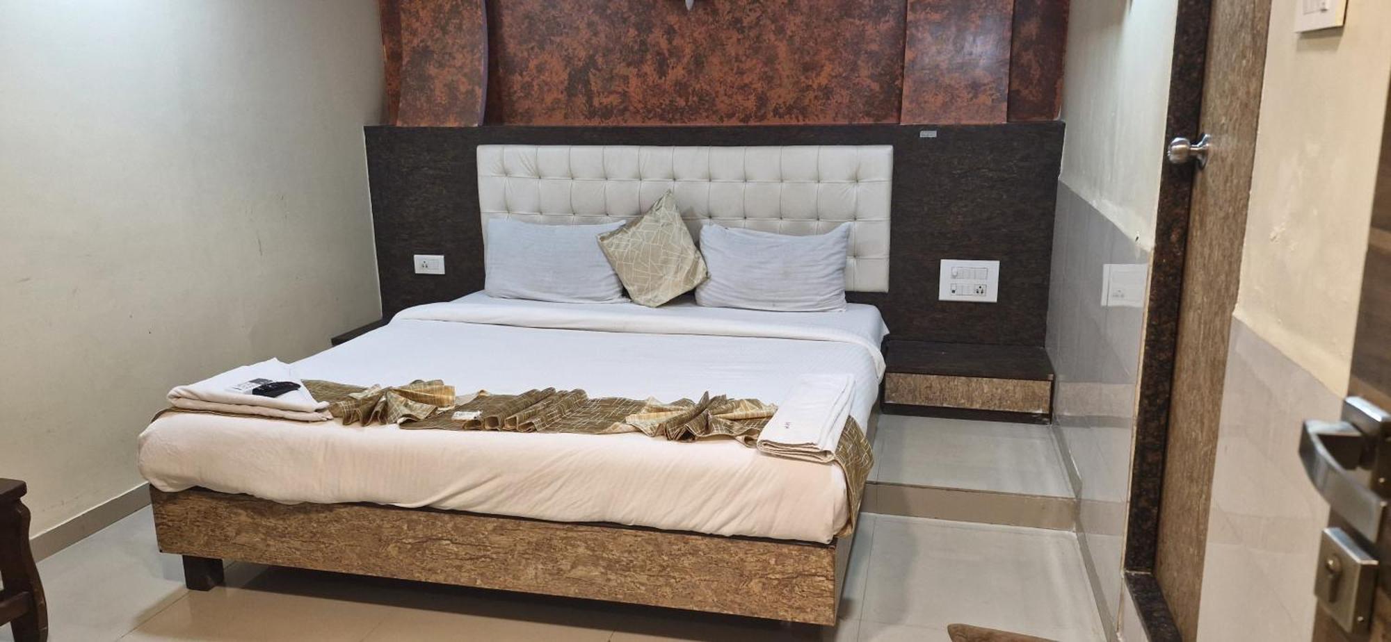 Hotel Crystal Park Near Nesco Exhibition Center Mumbai Luaran gambar