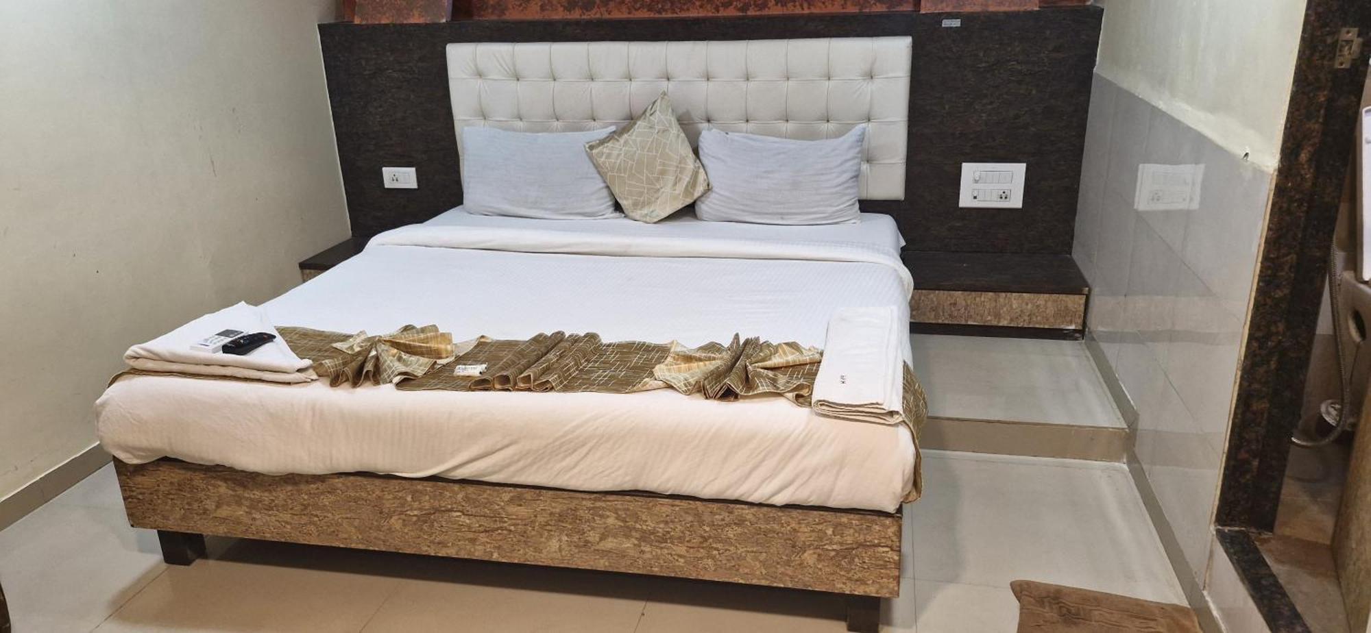 Hotel Crystal Park Near Nesco Exhibition Center Mumbai Luaran gambar