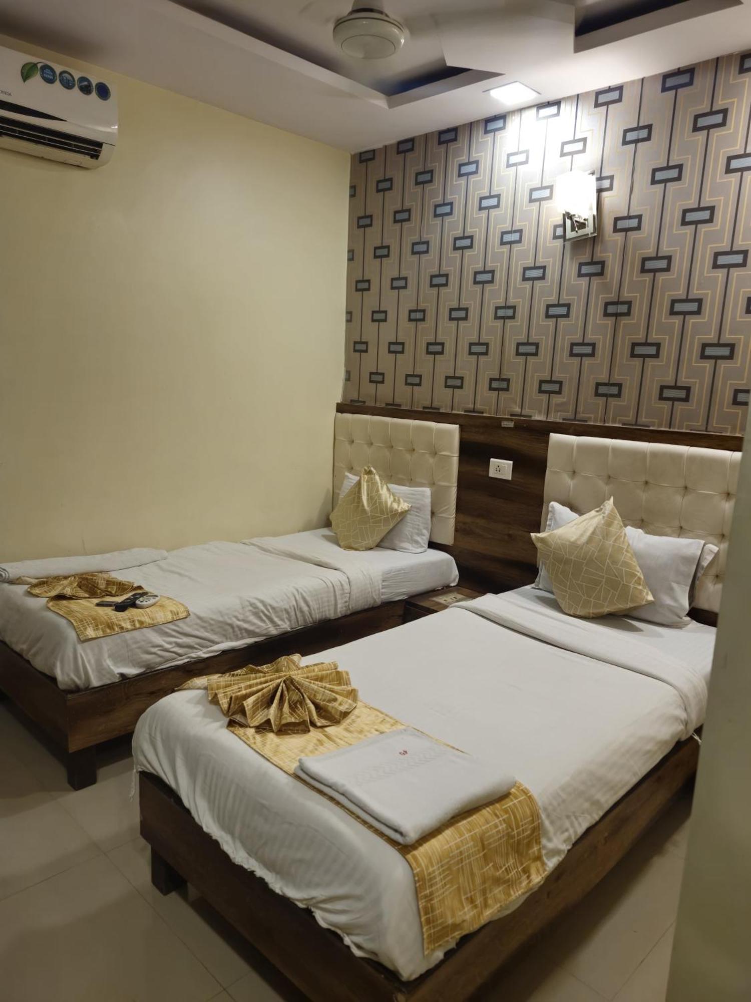 Hotel Crystal Park Near Nesco Exhibition Center Mumbai Luaran gambar